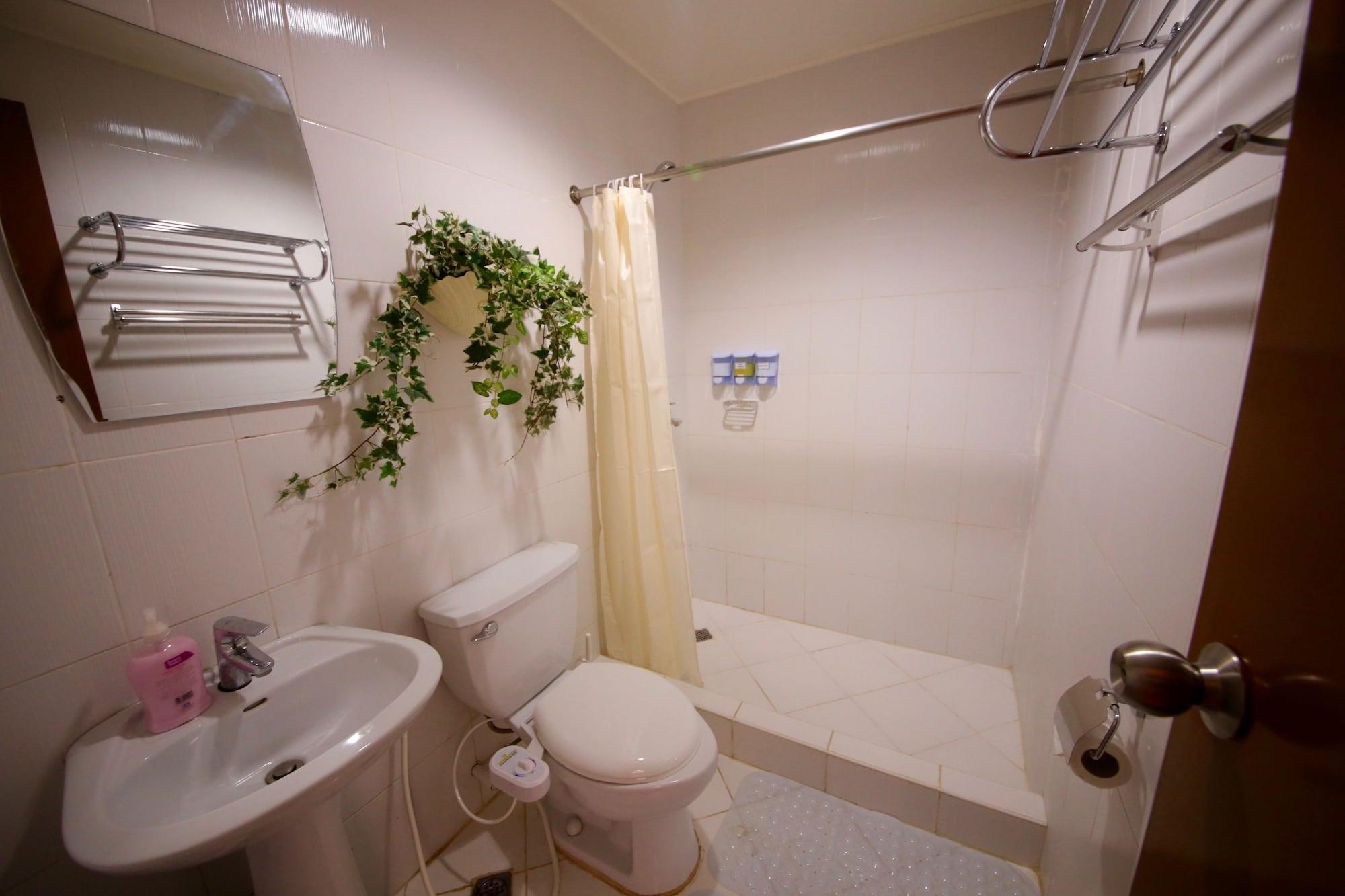 Dee Guesthouse White Sands Lapu-Lapu City Eksteriør bilde