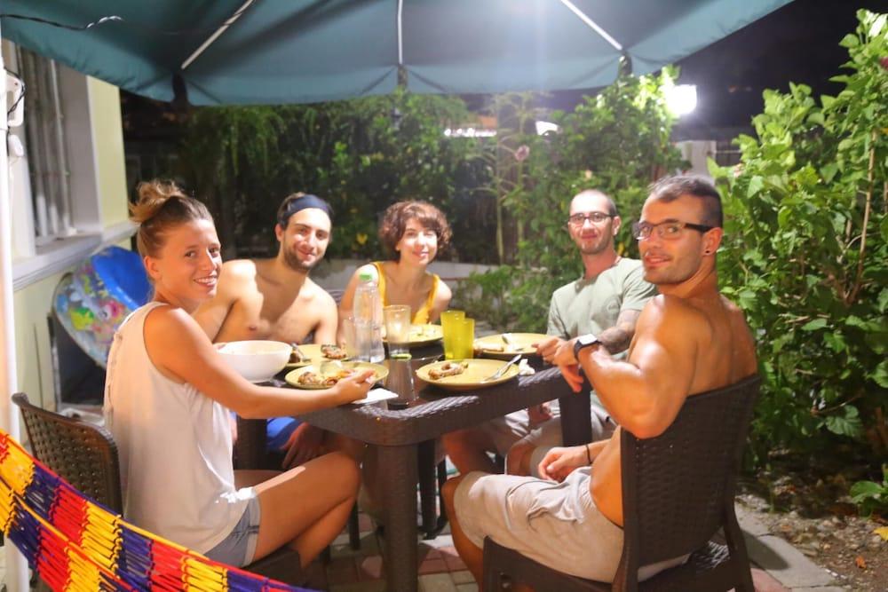Dee Guesthouse White Sands Lapu-Lapu City Eksteriør bilde