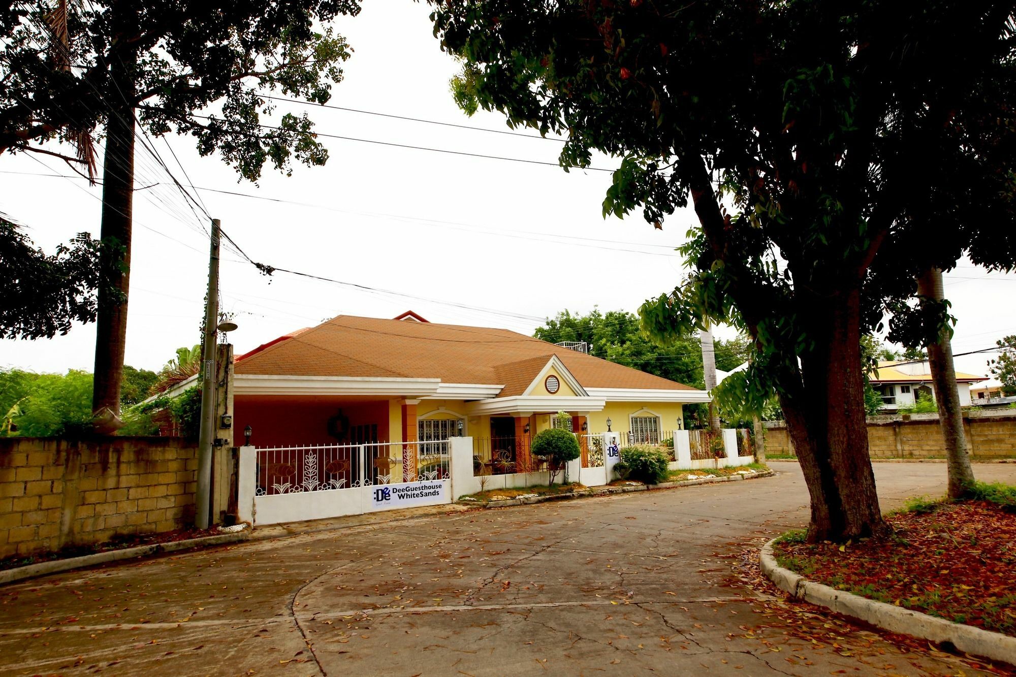 Dee Guesthouse White Sands Lapu-Lapu City Eksteriør bilde