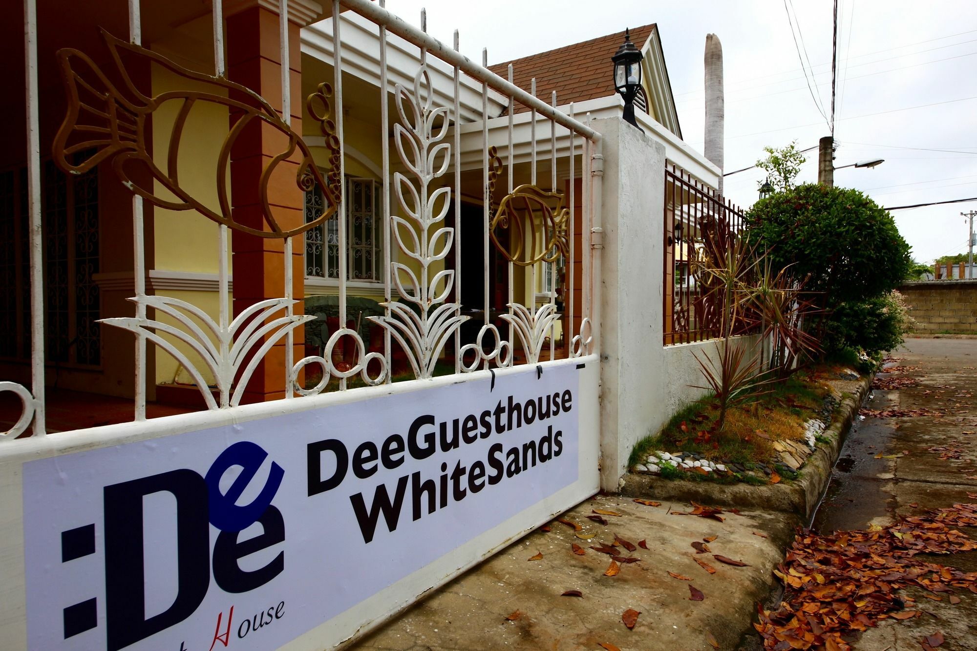 Dee Guesthouse White Sands Lapu-Lapu City Eksteriør bilde